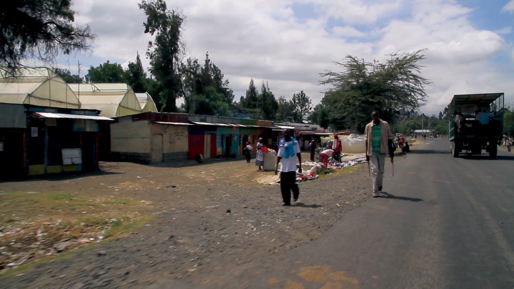 Barrio de chabolas alrededor de la plantación Sher Karuturi.